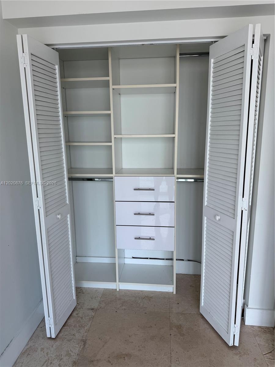 41 SE 5th St #716, Miami FL 33131