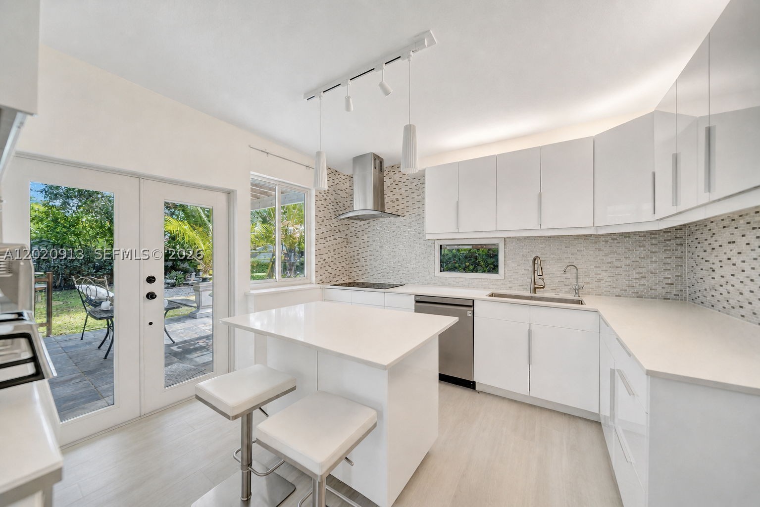 860 NE 127TH ST, North Miami FL 33161