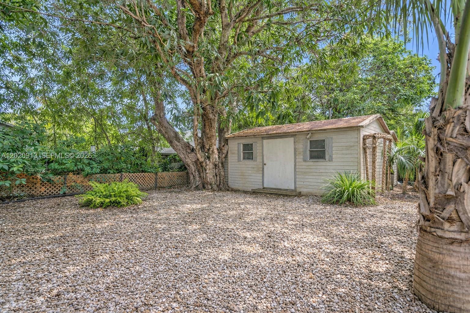 860 NE 127TH ST, North Miami FL 33161