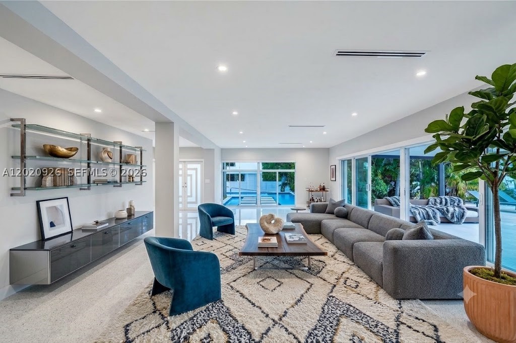 1101 S Shore Dr #1, Miami Beach FL 33141