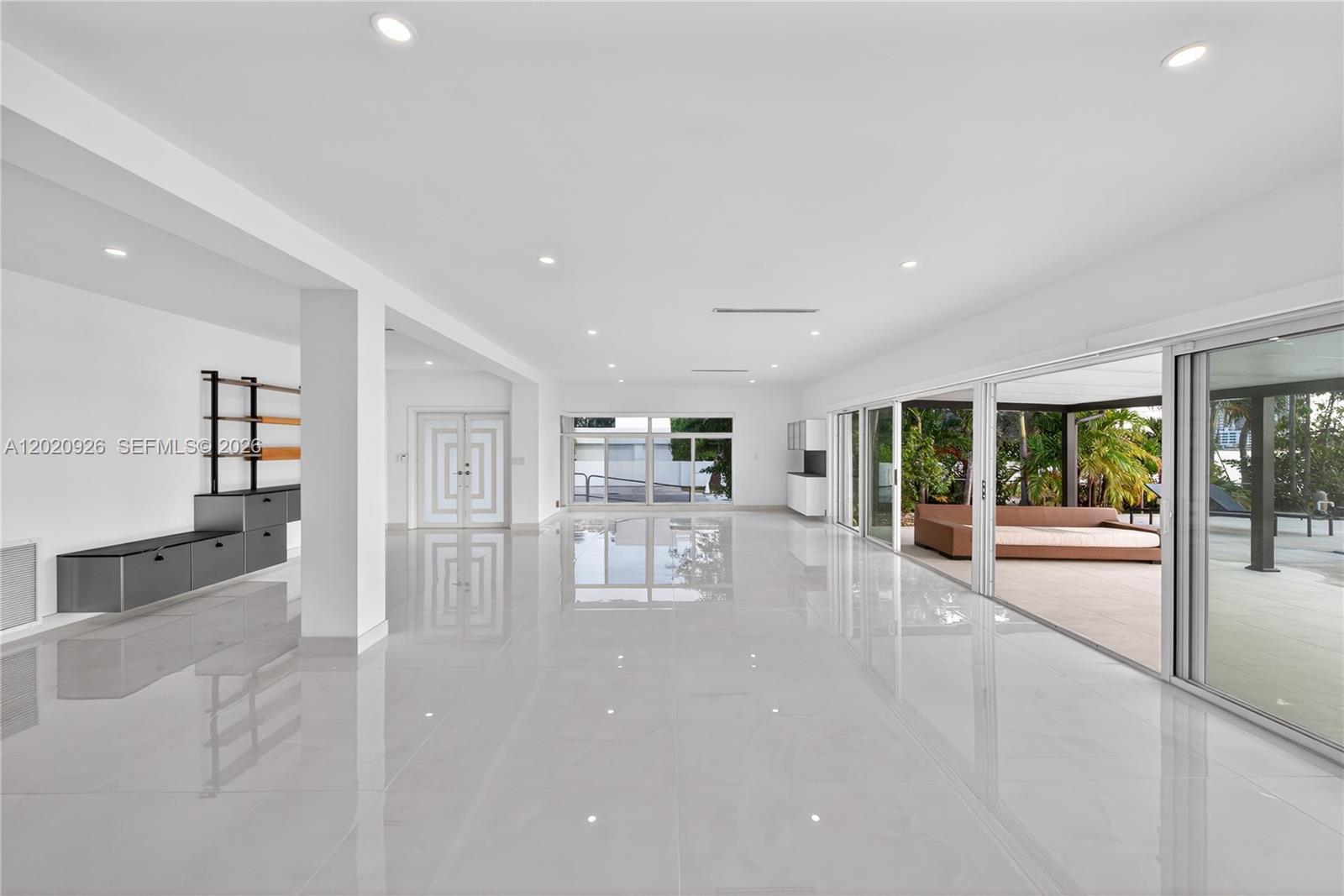 1101 S Shore Dr #1, Miami Beach FL 33141