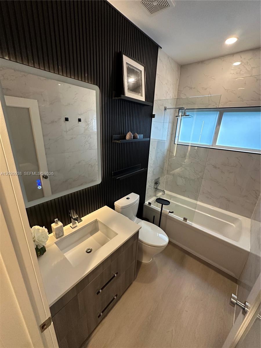 7700 Coquina Dr, North Bay Village FL 33141