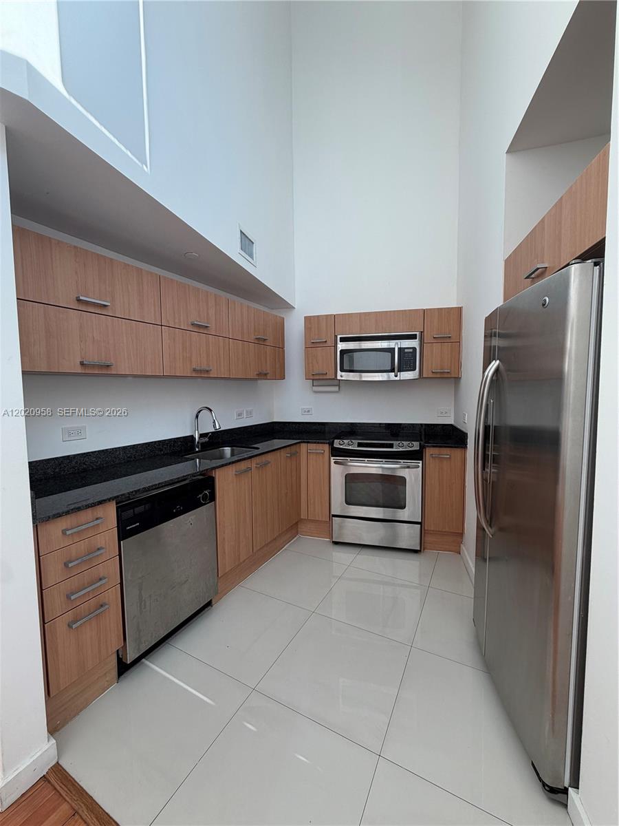 350 S Miami Ave #712, Miami FL 33130