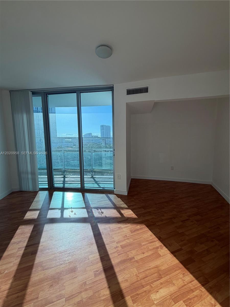 350 S Miami Ave #712, Miami FL 33130