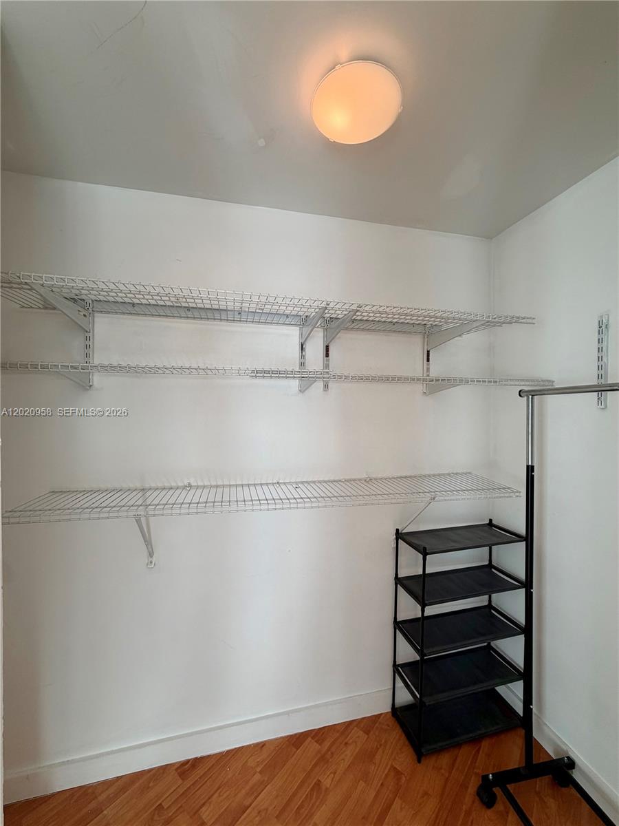 350 S Miami Ave #712, Miami FL 33130
