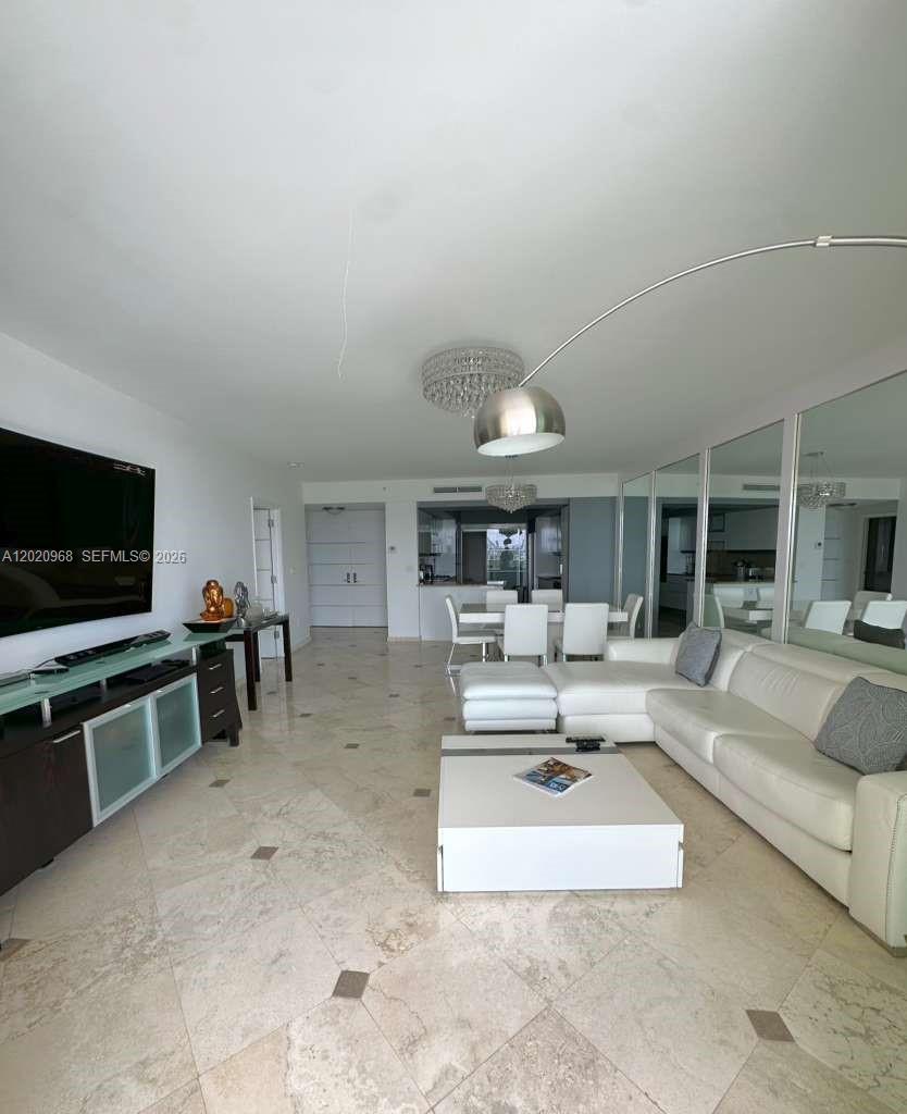 1455 Ocean Dr #1211, Miami Beach FL 33139