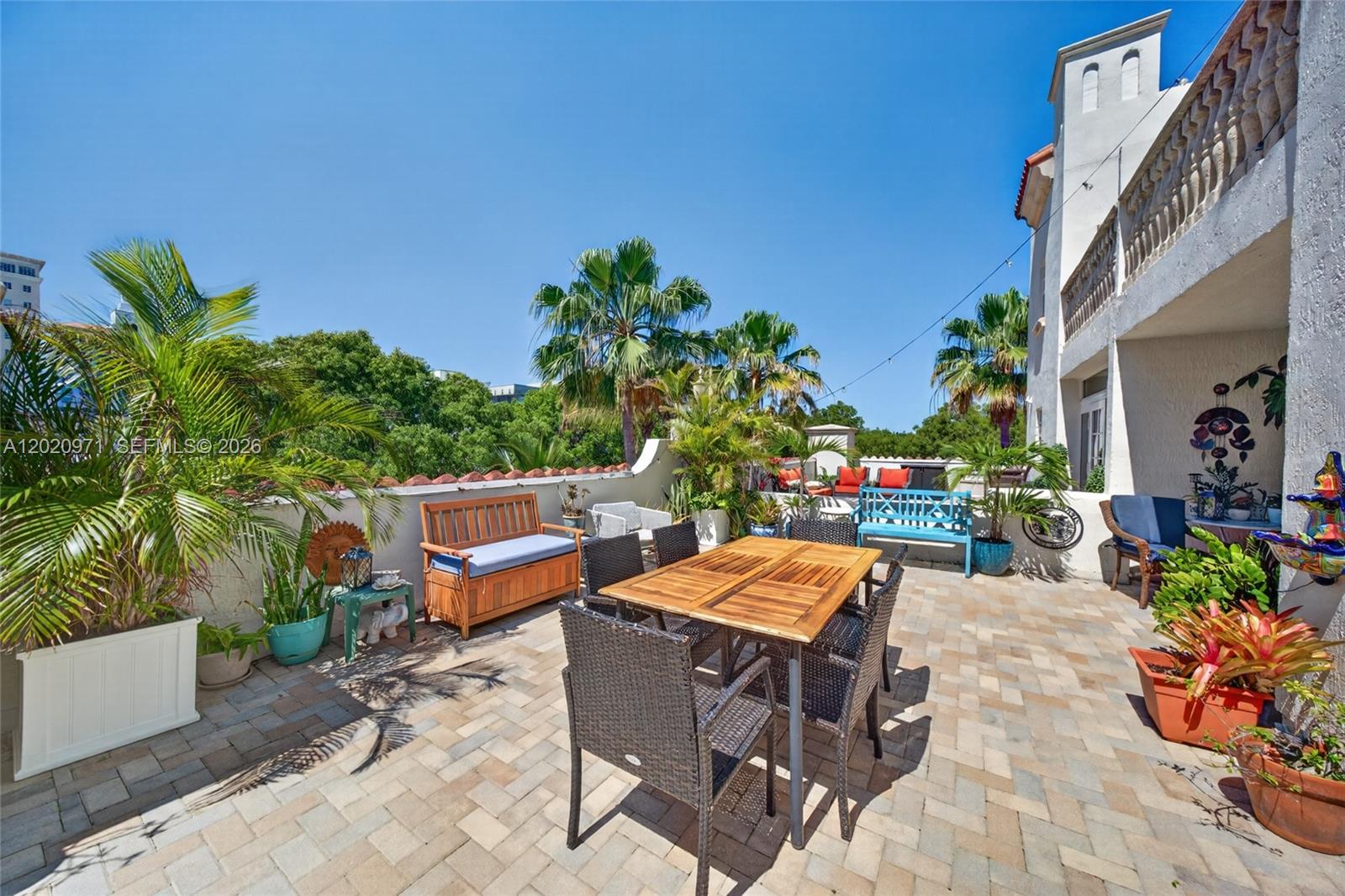 323 Navarre Ave #403, Coral Gables FL 33134