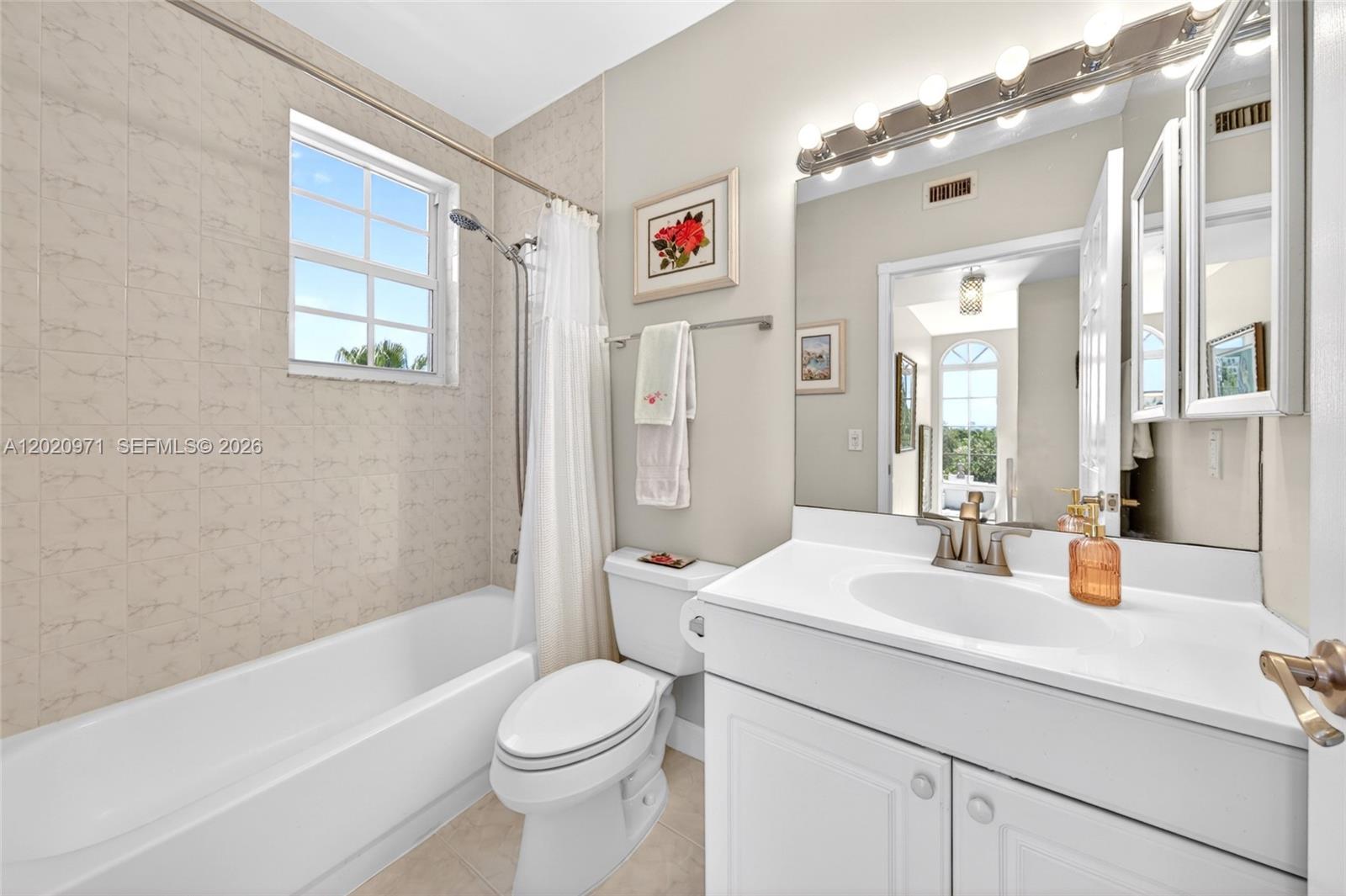 323 Navarre Ave #403, Coral Gables FL 33134