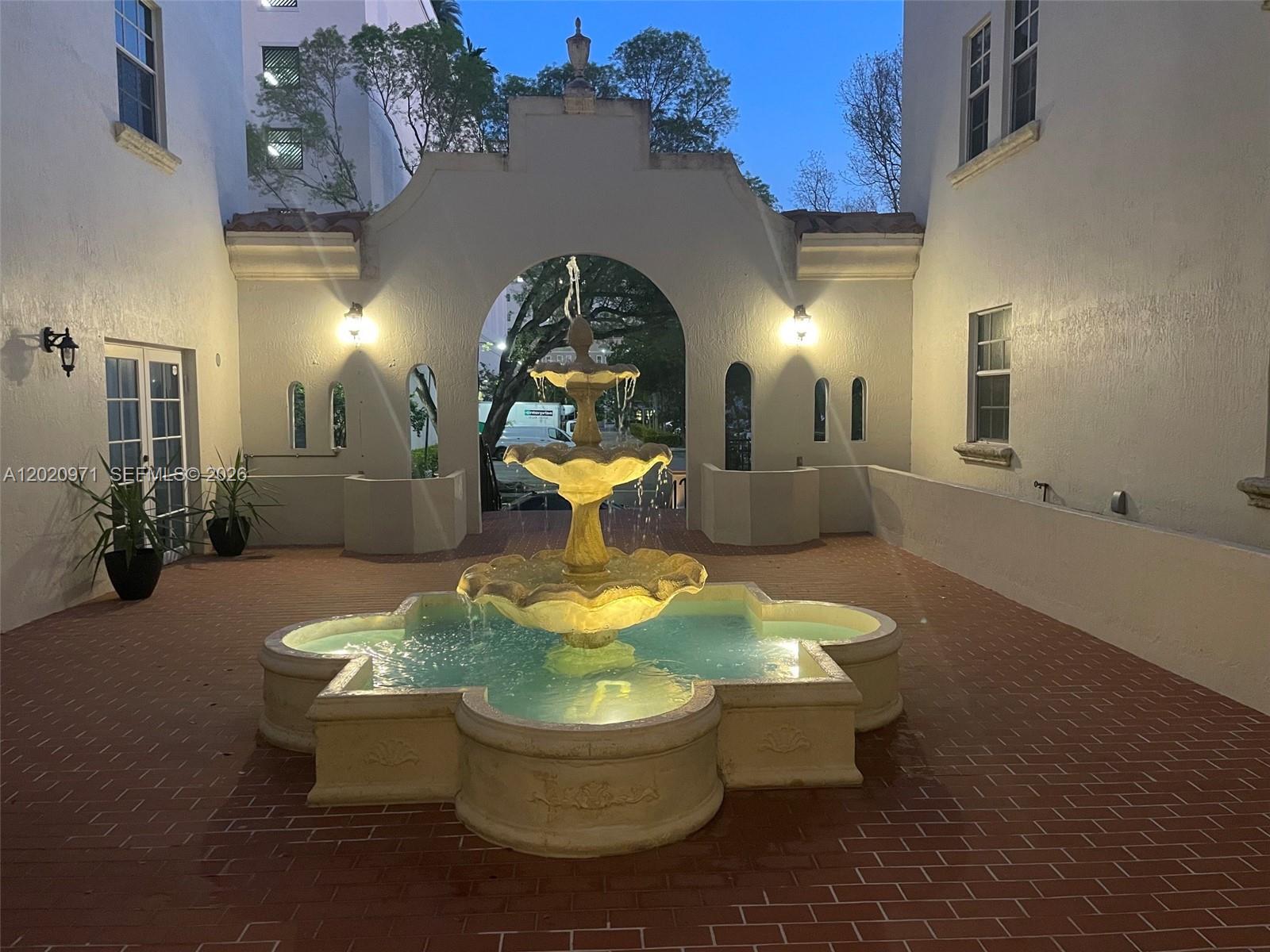 323 Navarre Ave #403, Coral Gables FL 33134