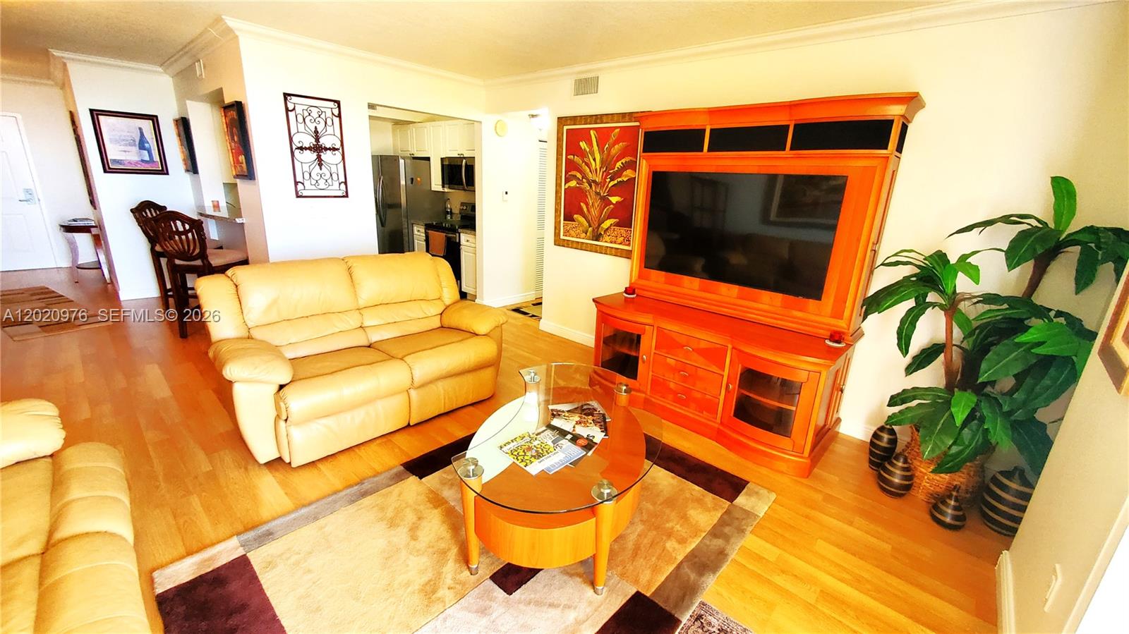 900 SW 8th St #1501, Miami FL 33130