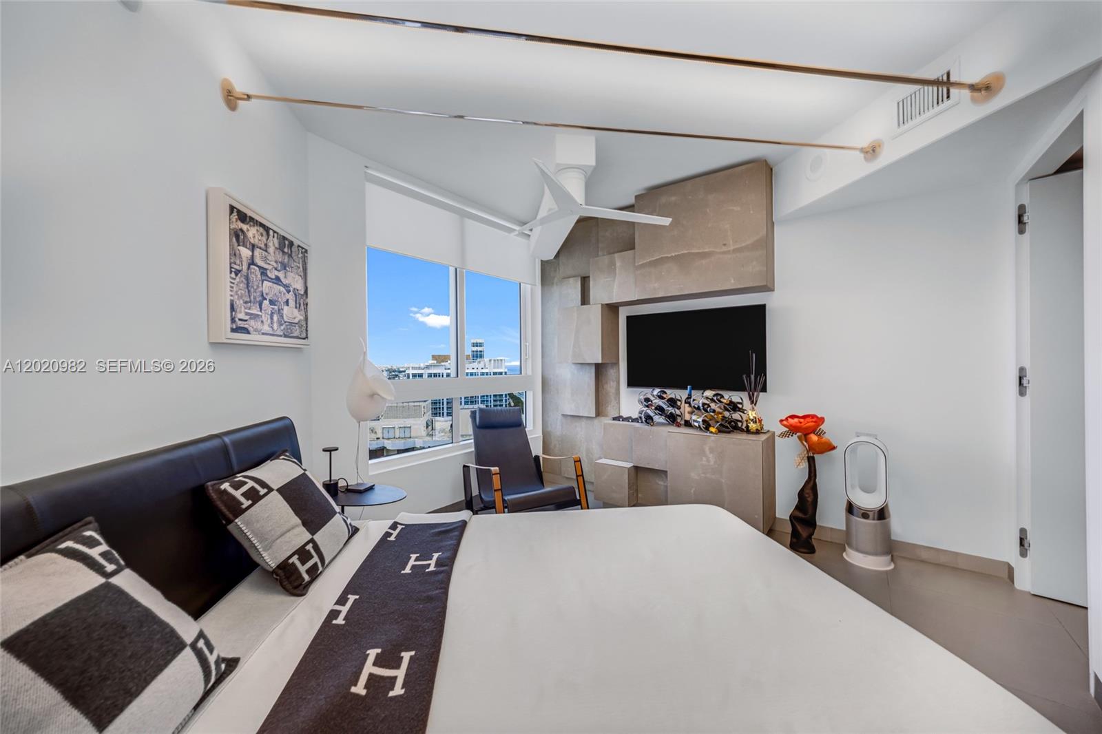 6365 Collins Ave #2301, Miami Beach FL 33141