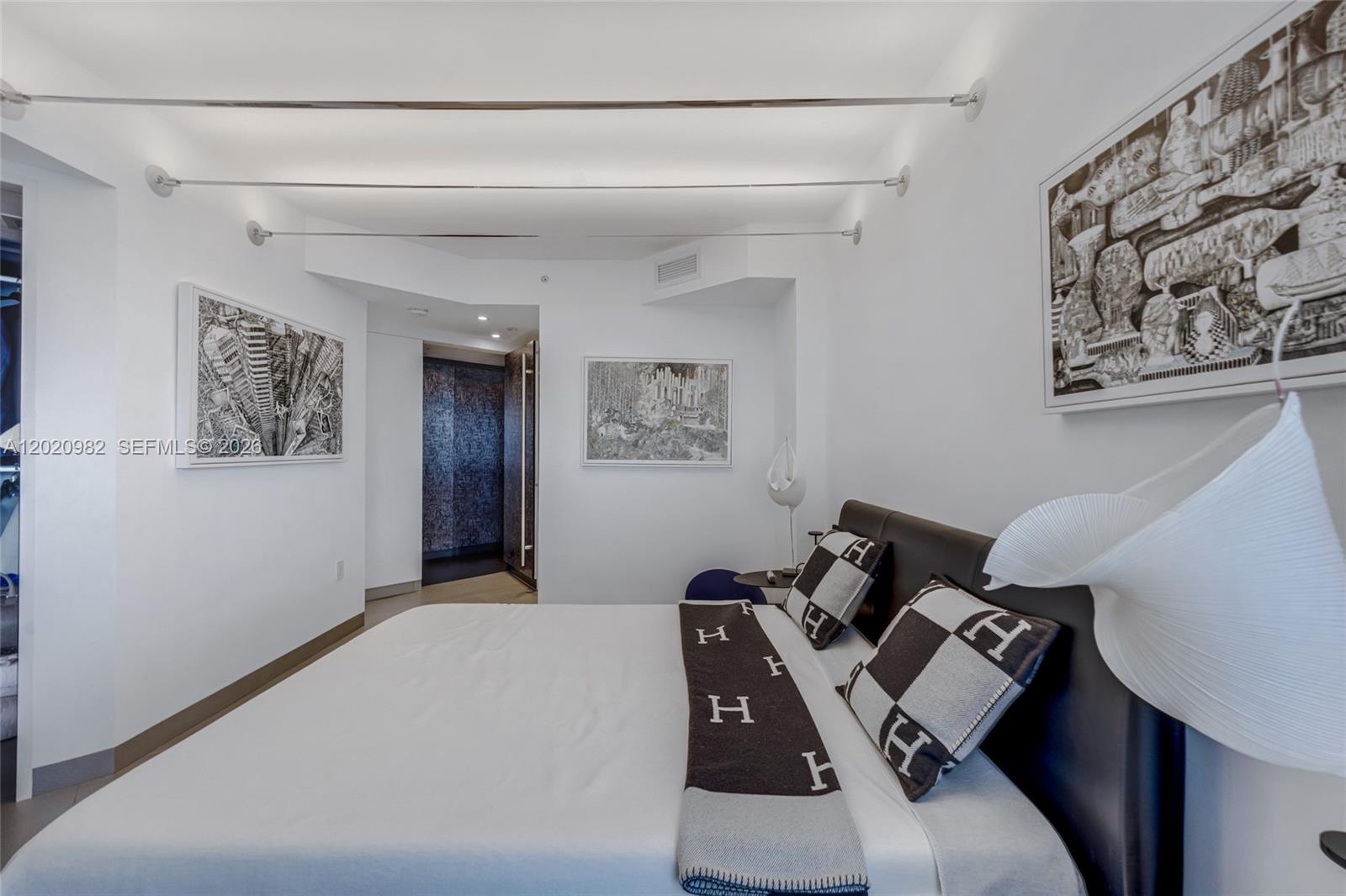 6365 Collins Ave #2301, Miami Beach FL 33141