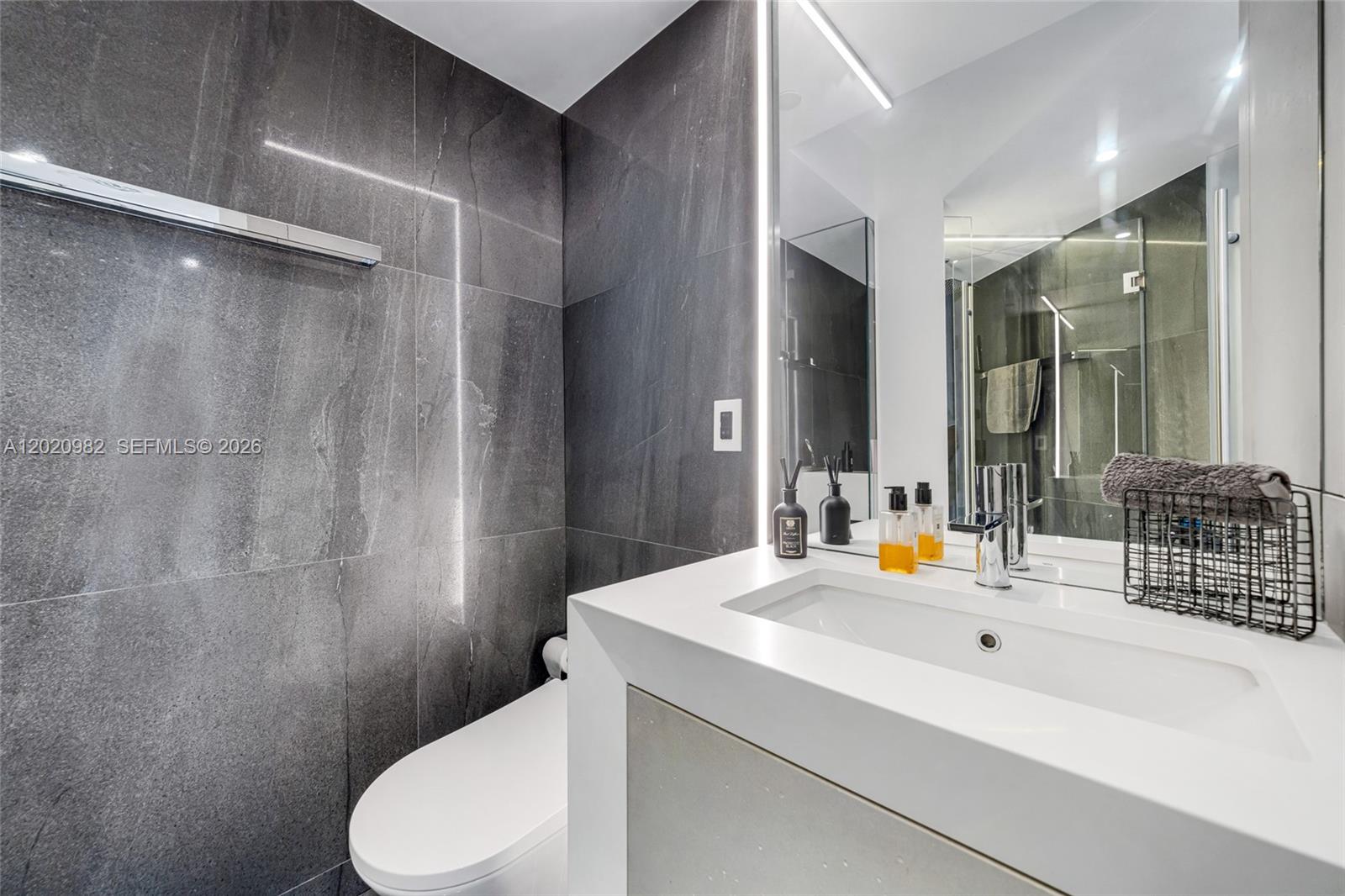 6365 Collins Ave #2301, Miami Beach FL 33141