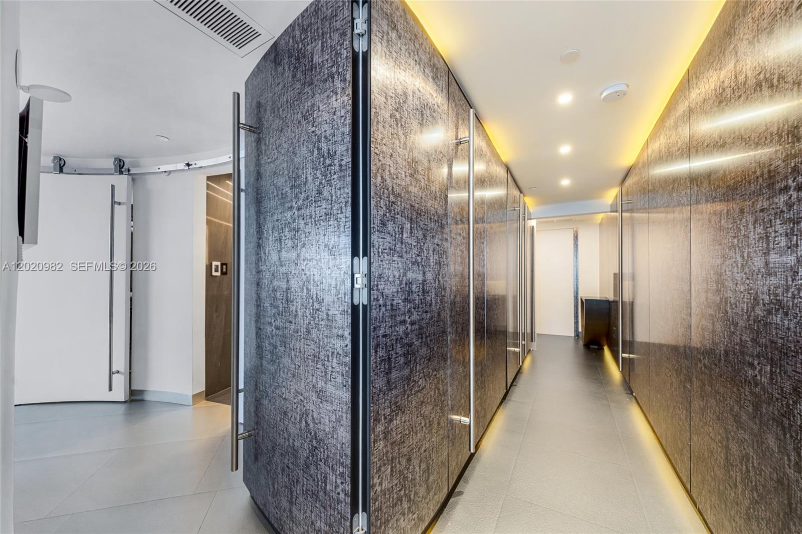 6365 Collins Ave #2301, Miami Beach FL 33141