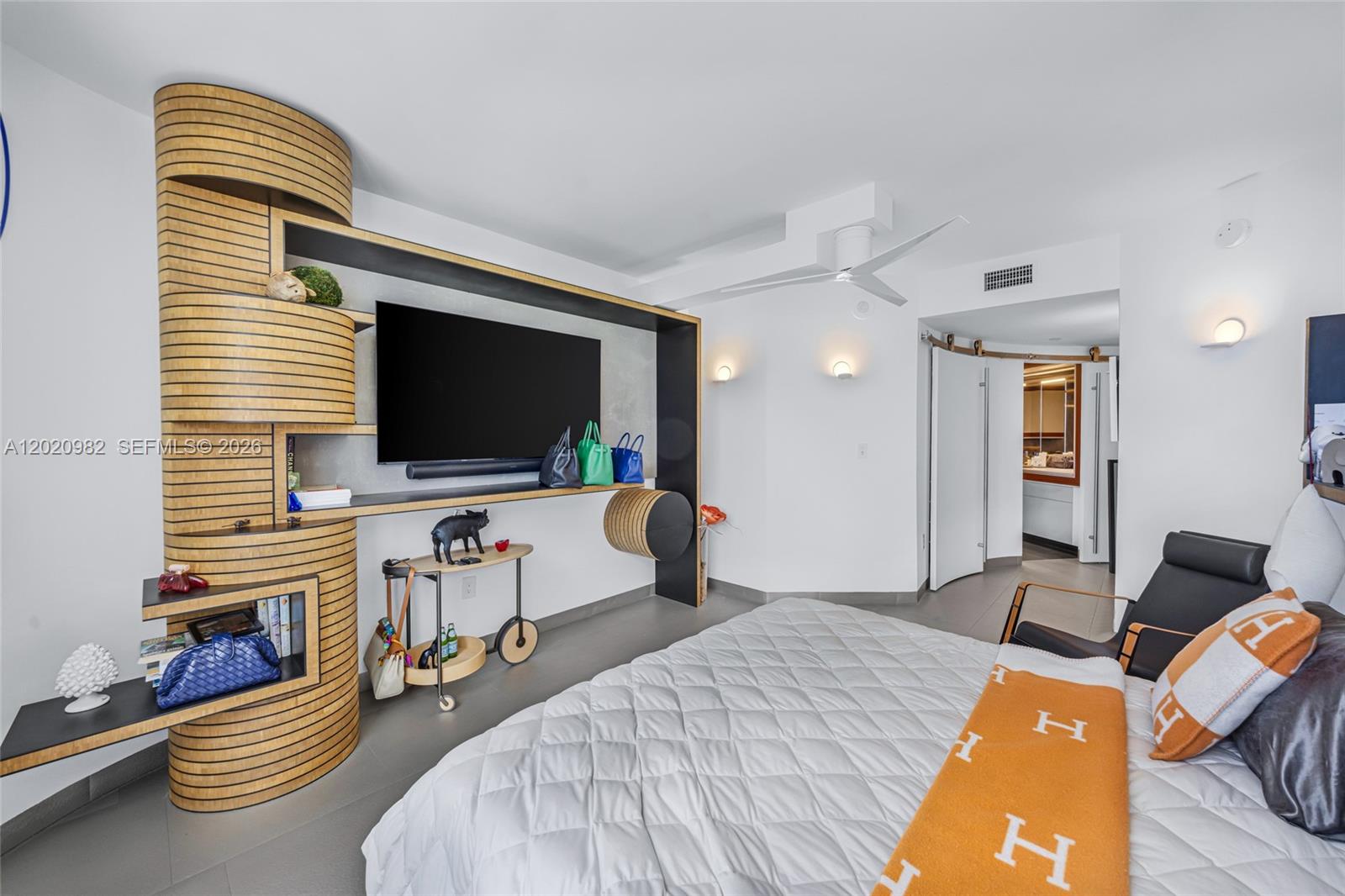 6365 Collins Ave #2301, Miami Beach FL 33141