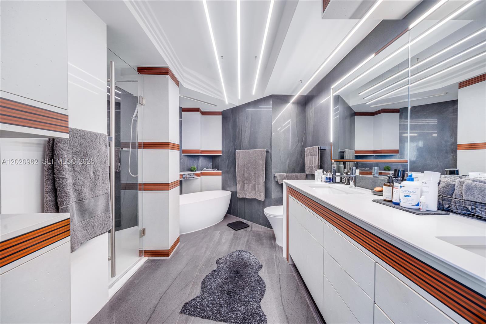 6365 Collins Ave #2301, Miami Beach FL 33141