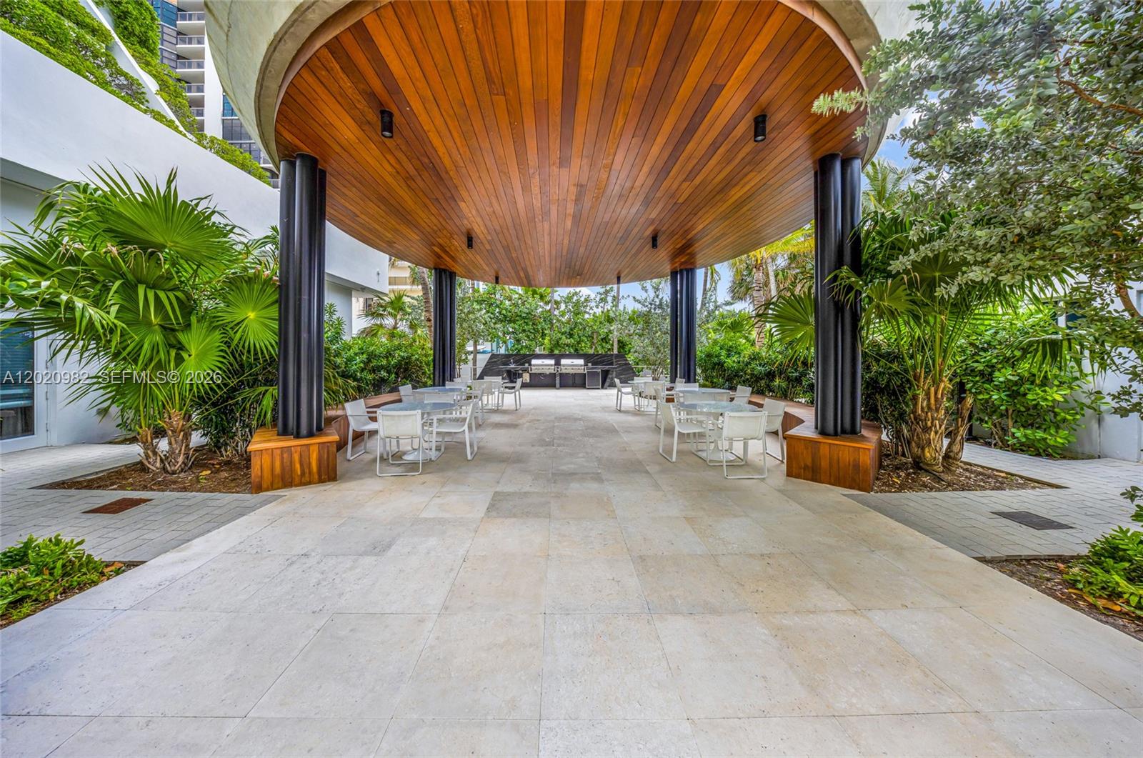 6365 Collins Ave #2301, Miami Beach FL 33141