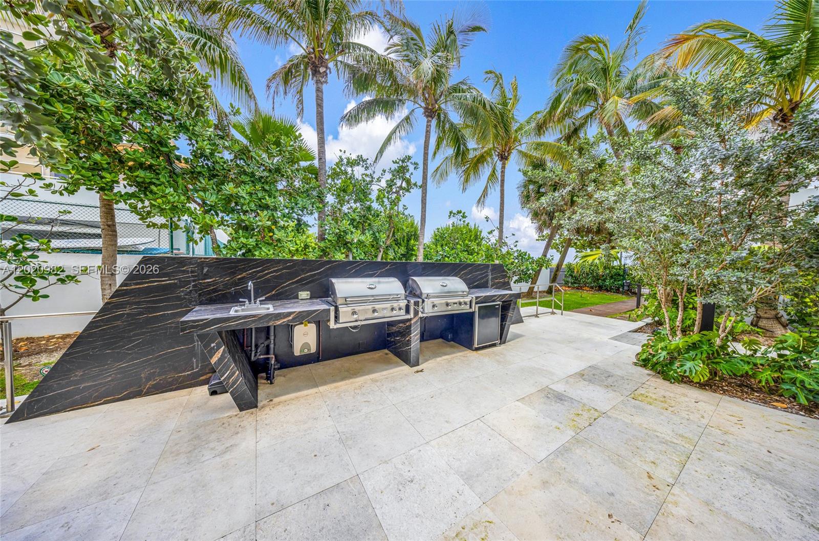 6365 Collins Ave #2301, Miami Beach FL 33141