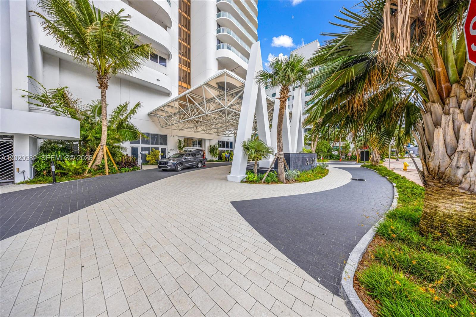 6365 Collins Ave #2301, Miami Beach FL 33141
