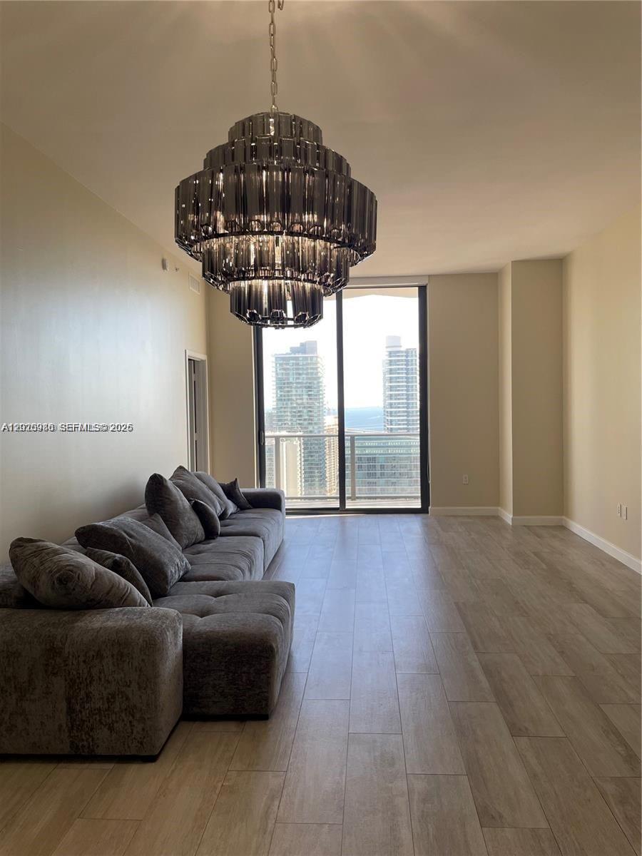 55 SW 9th St #4304, Miami FL 33130