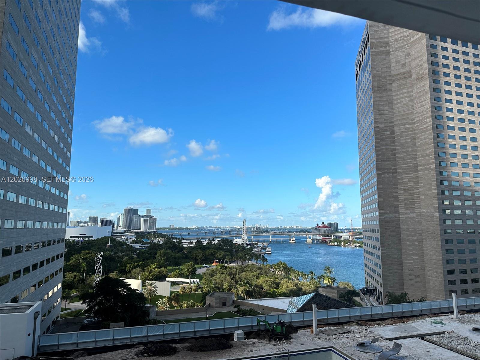 325 S BISCAYNE BL #1516, Miami FL 33131