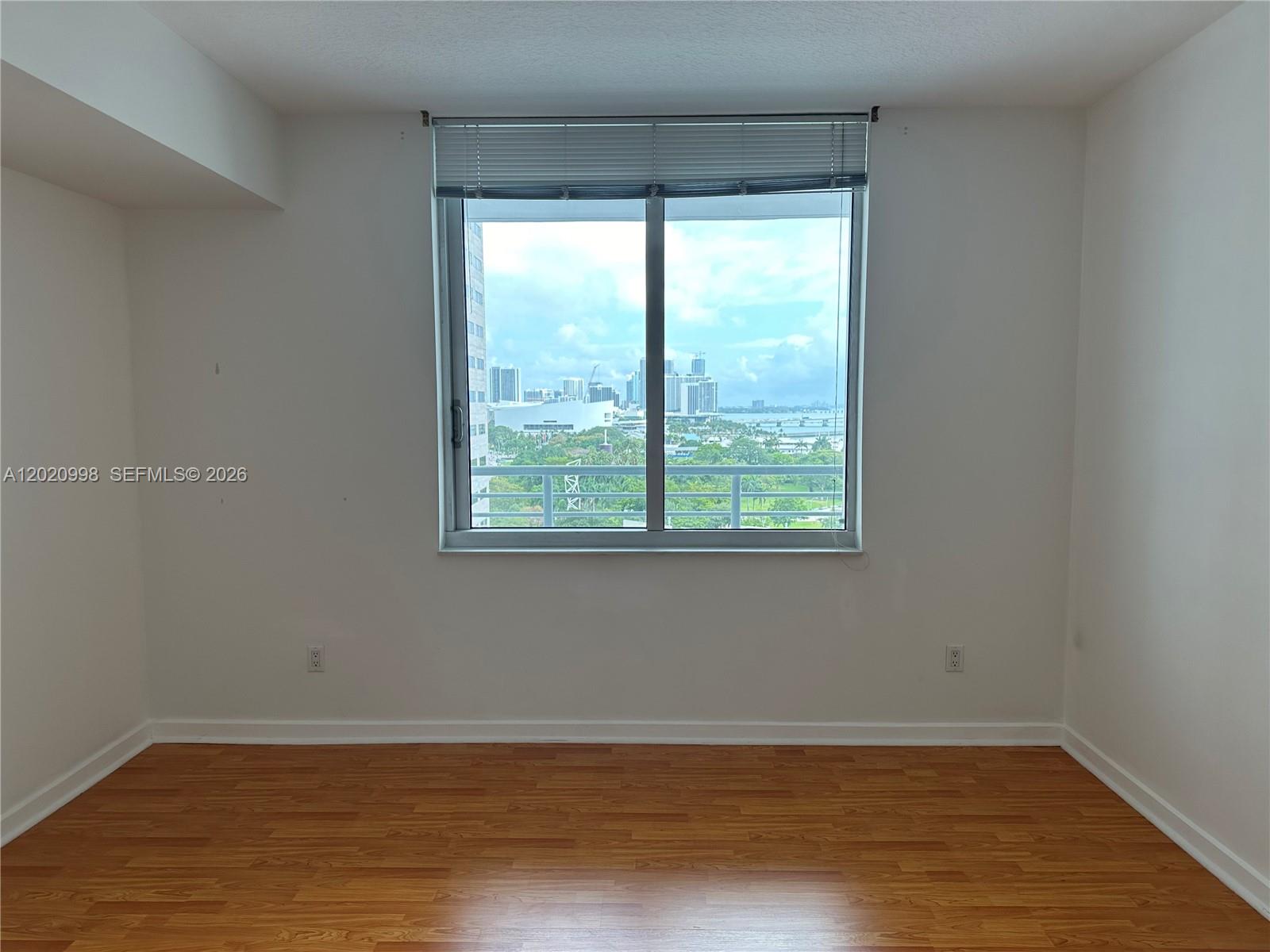 325 S BISCAYNE BL #1516, Miami FL 33131