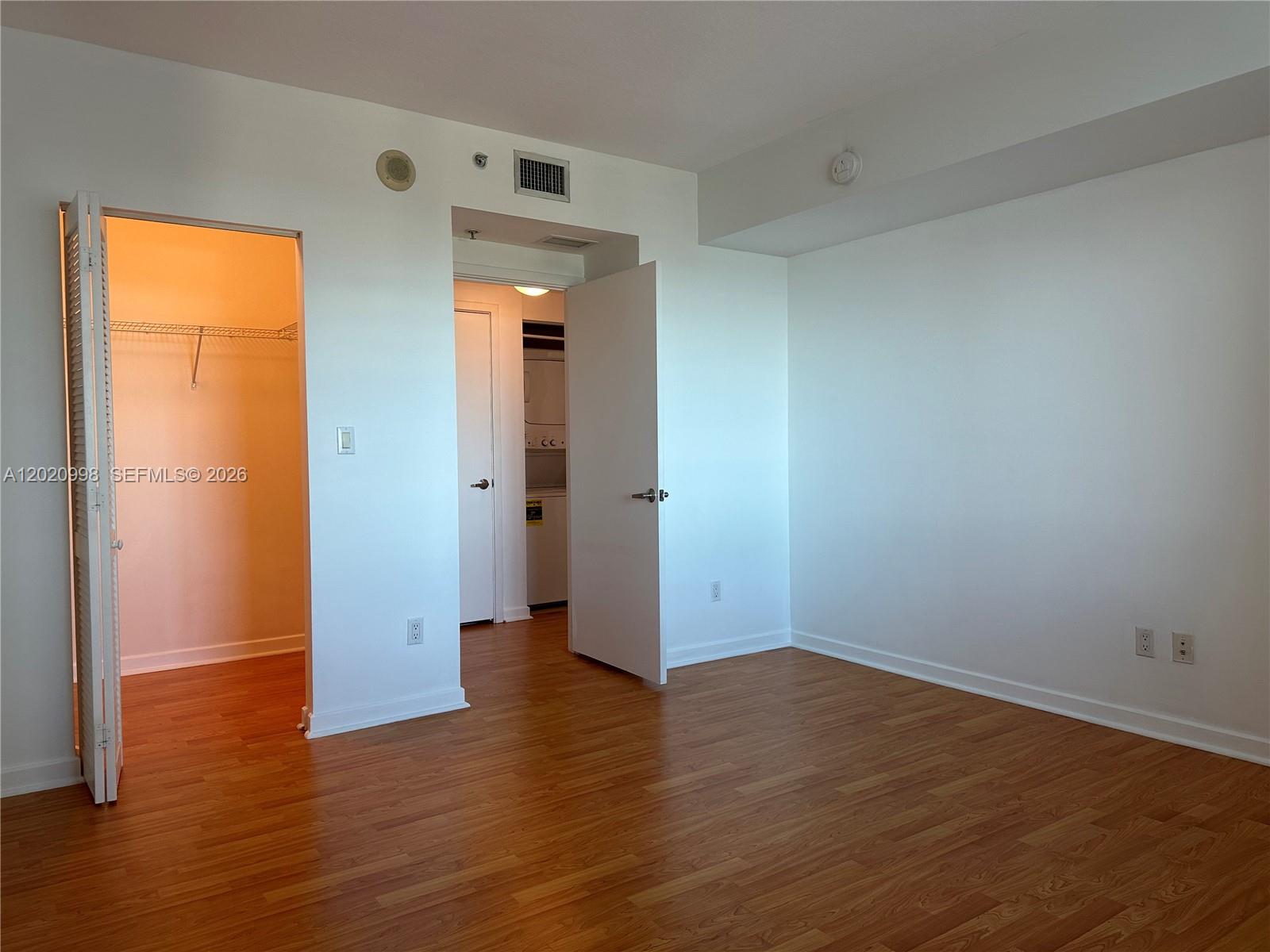 325 S BISCAYNE BL #1516, Miami FL 33131