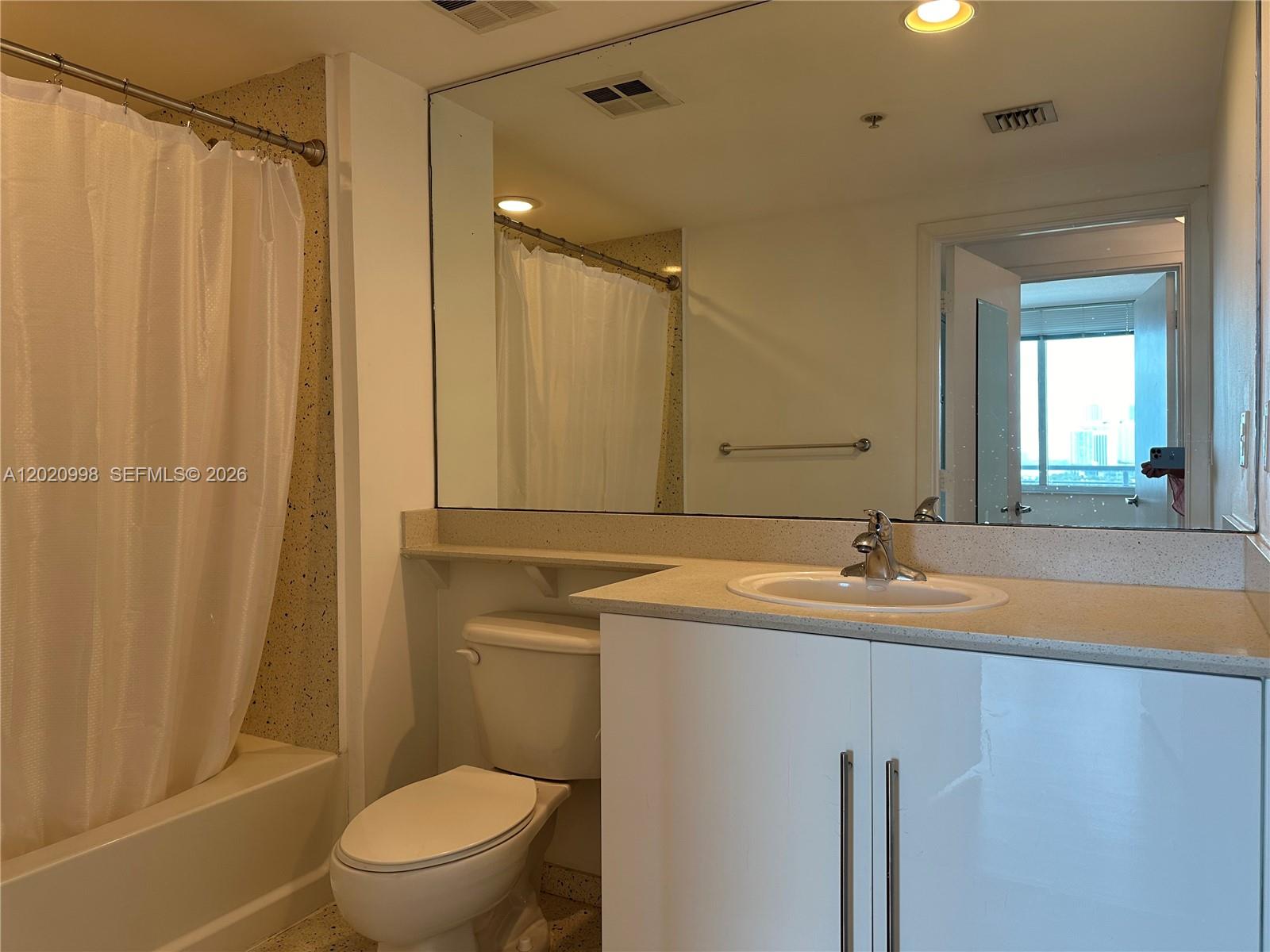 325 S BISCAYNE BL #1516, Miami FL 33131