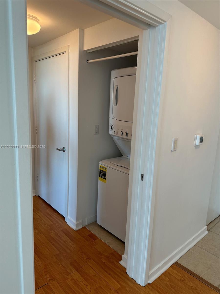325 S BISCAYNE BL #1516, Miami FL 33131