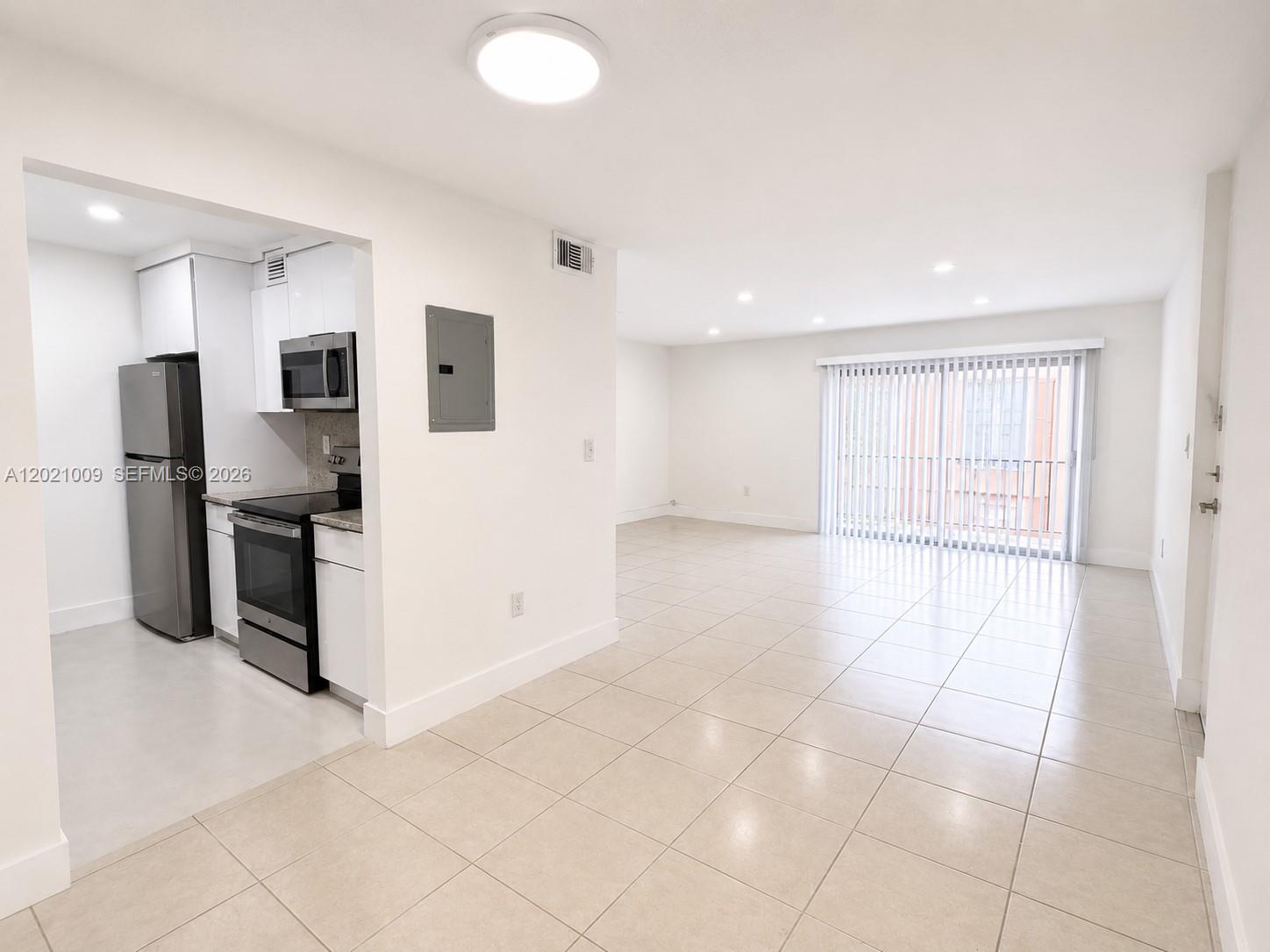 7160 Fairway Dr #J16, Miami Lakes FL 33014