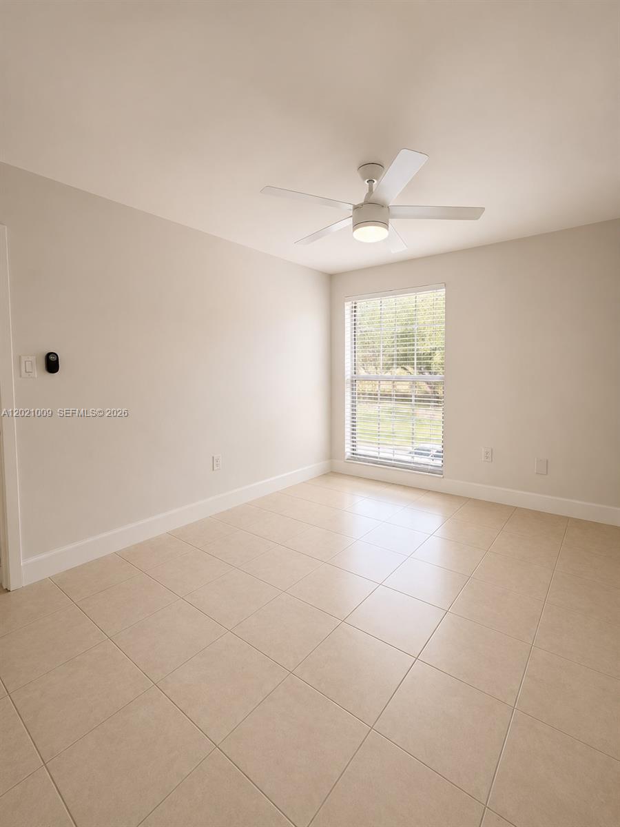 7160 Fairway Dr #J16, Miami Lakes FL 33014