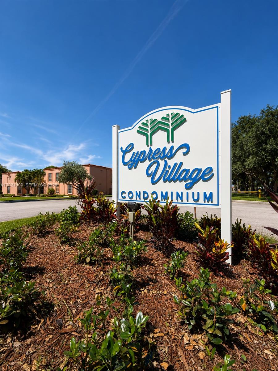 7160 Fairway Dr #J16, Miami Lakes FL 33014