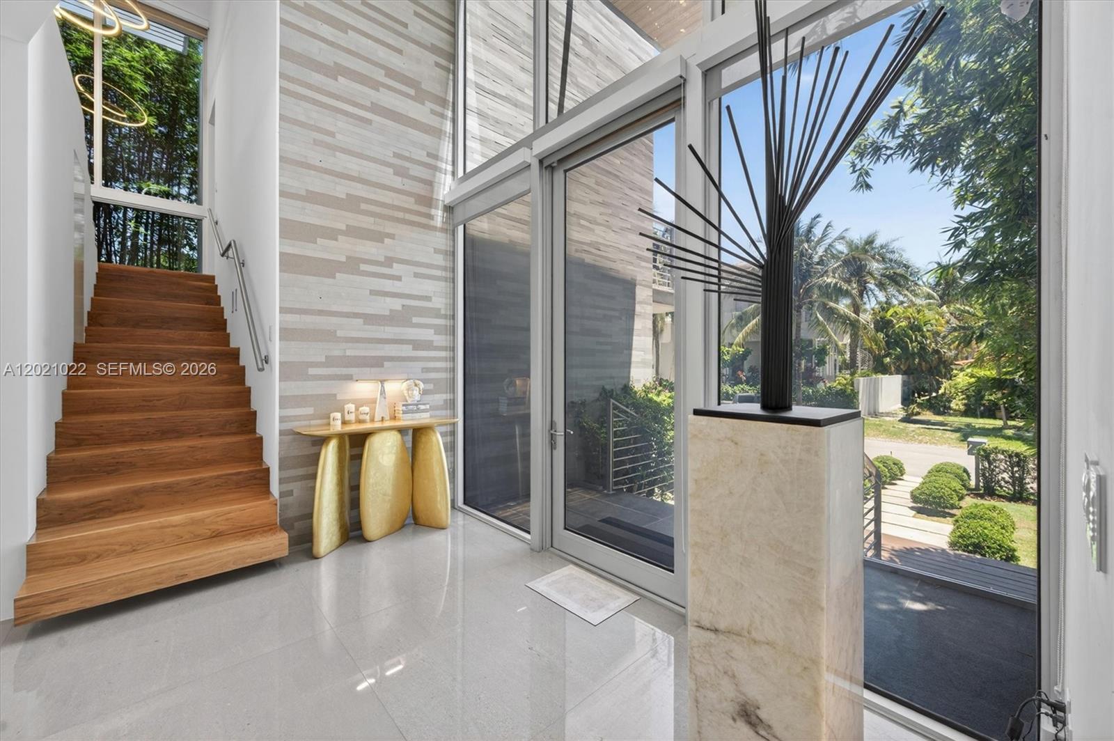 625 Curtiswood Dr, Key Biscayne FL 33149