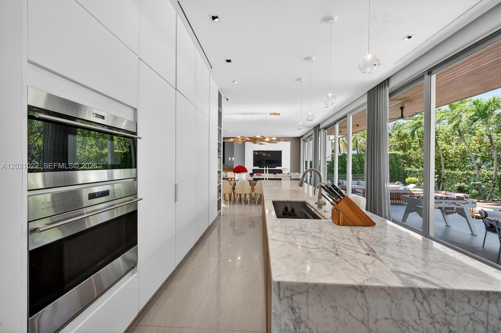 625 Curtiswood Dr, Key Biscayne FL 33149