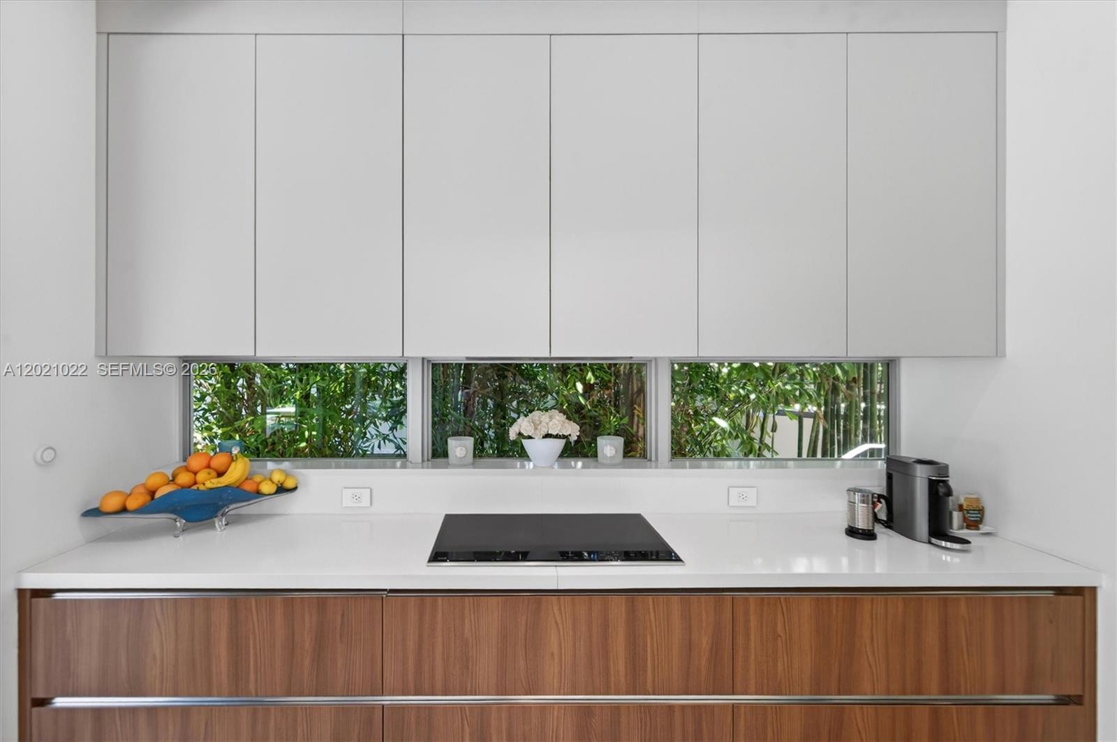625 Curtiswood Dr, Key Biscayne FL 33149