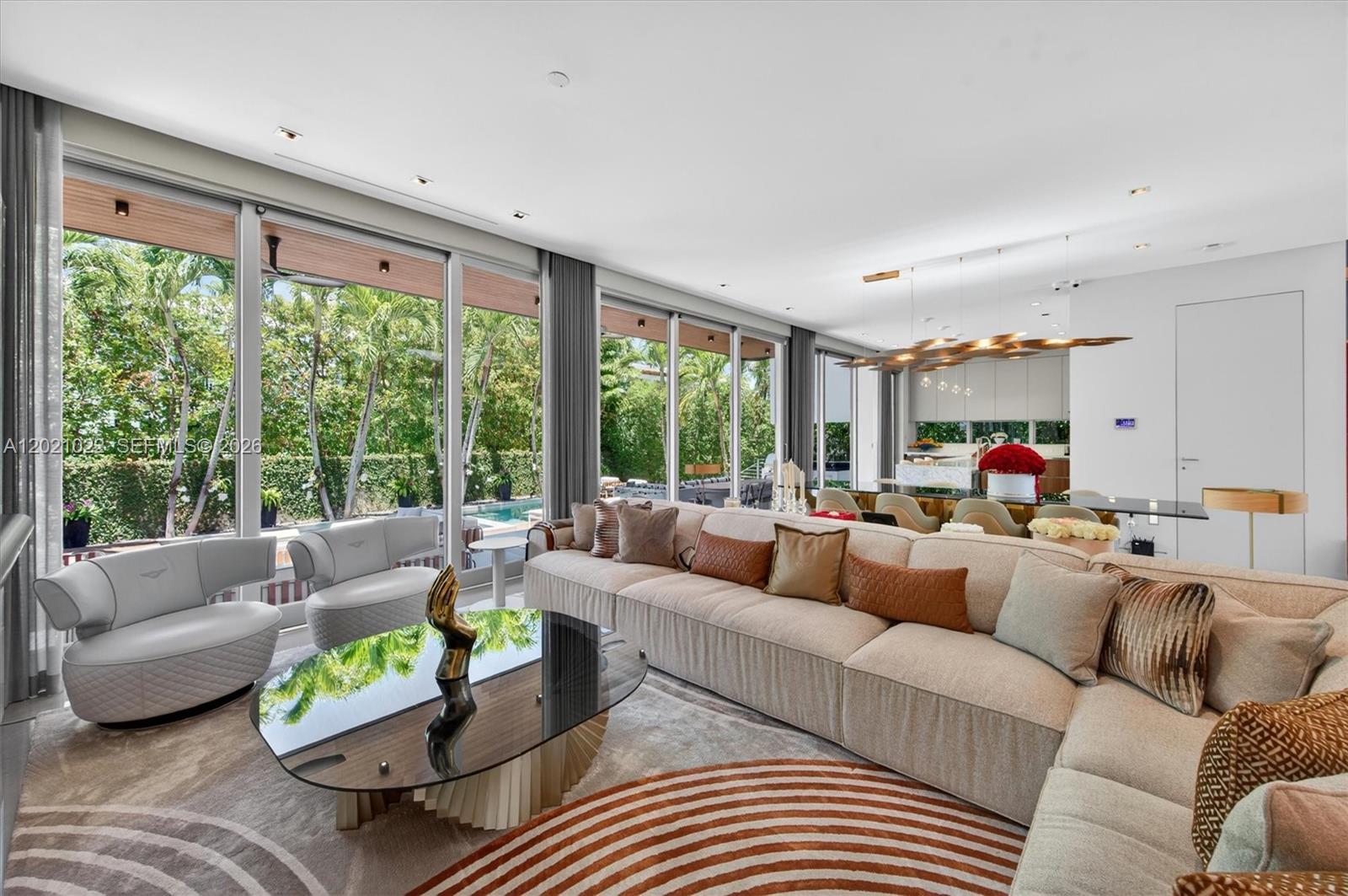 625 Curtiswood Dr, Key Biscayne FL 33149