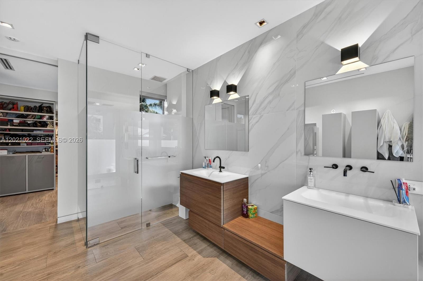 625 Curtiswood Dr, Key Biscayne FL 33149