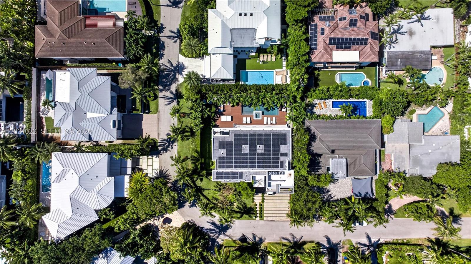 625 Curtiswood Dr, Key Biscayne FL 33149