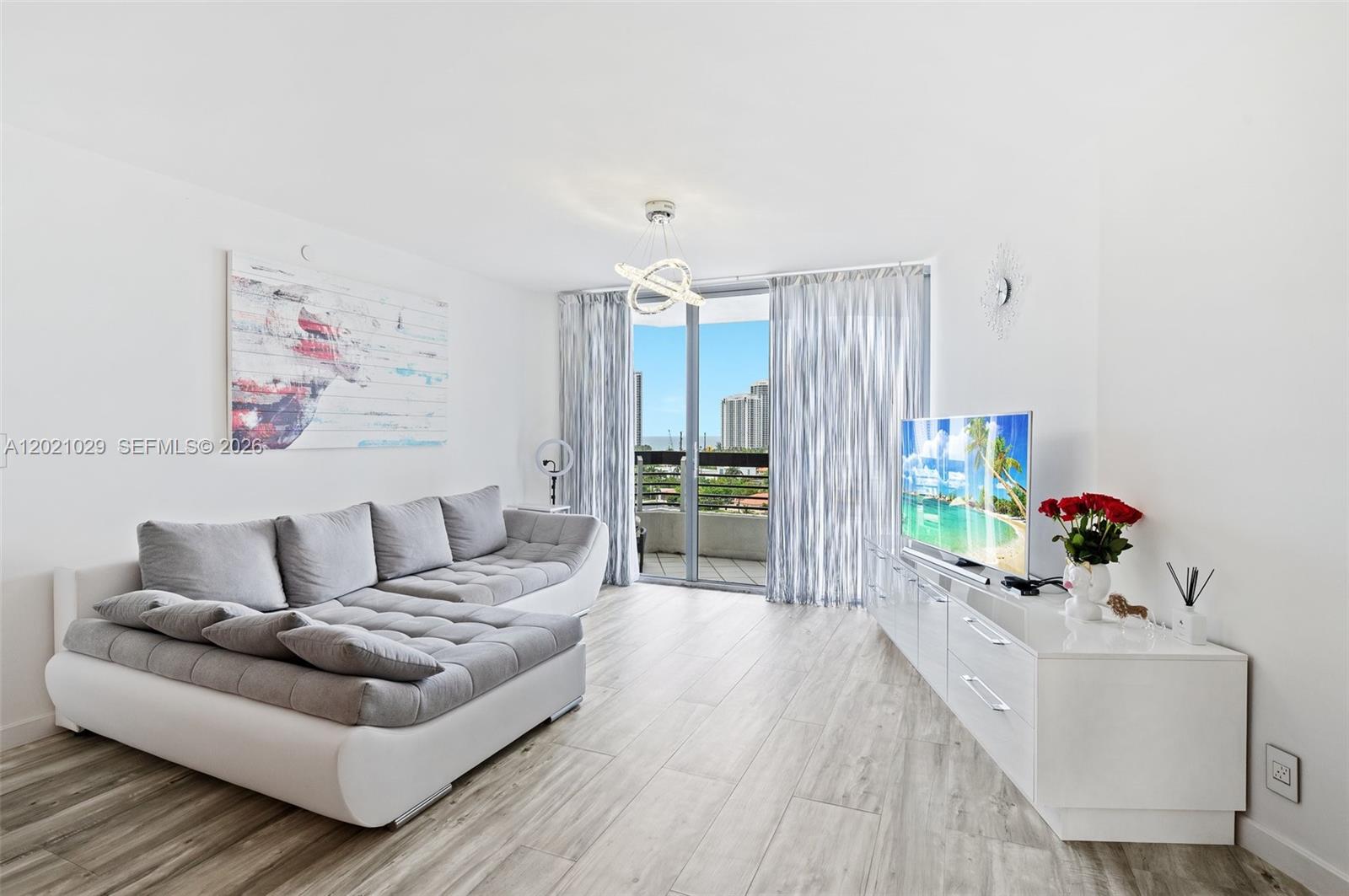 19195 Mystic Pointe Dr #1107, Aventura FL 33180