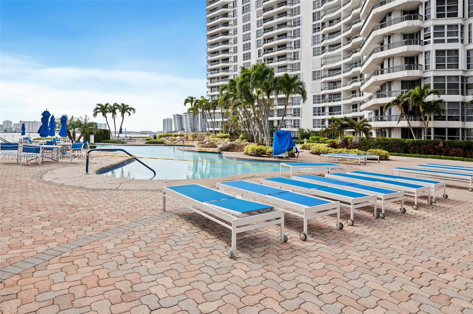 19195 Mystic Pointe Dr #1107, Aventura FL 33180