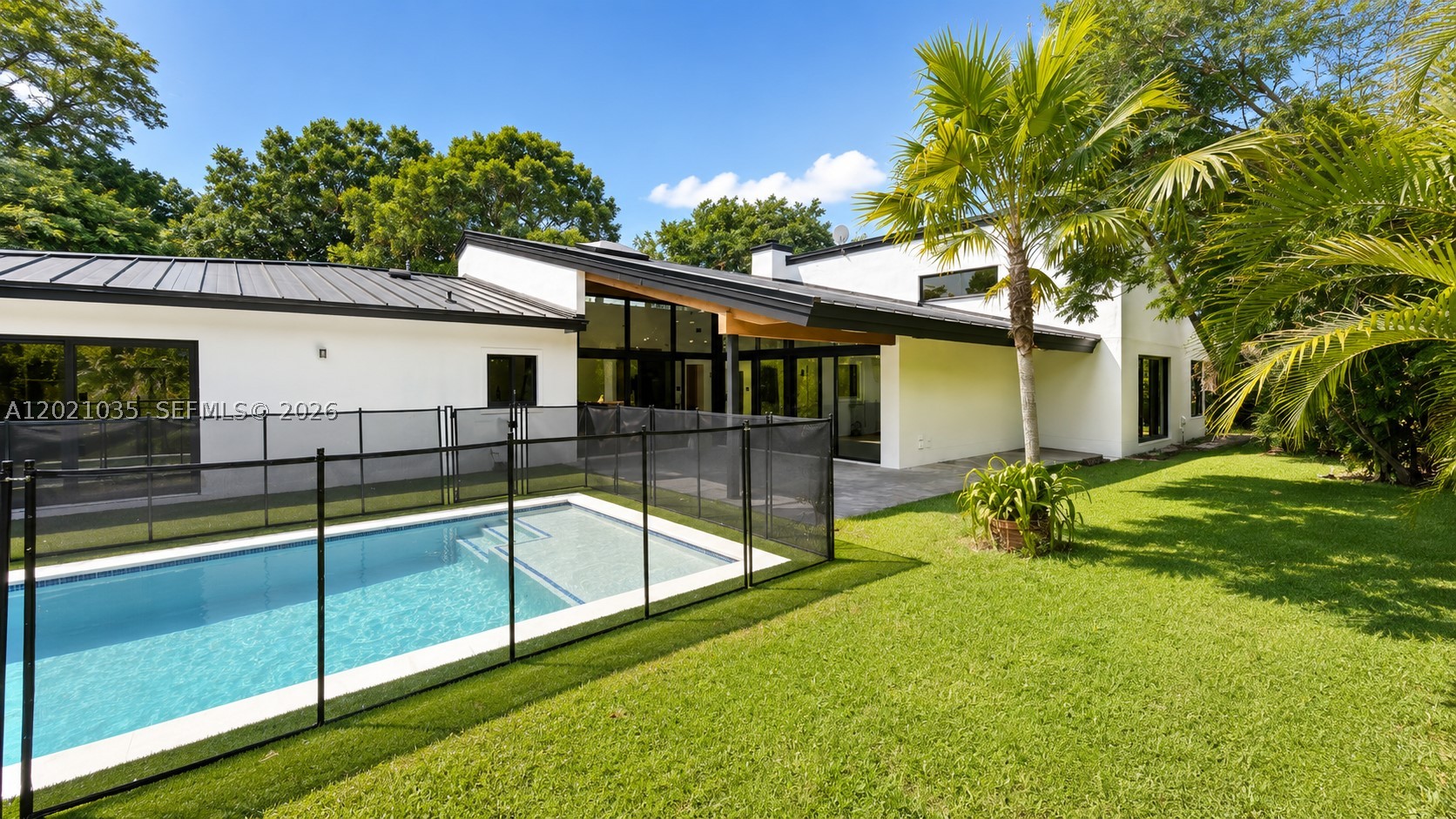 2765 NE 35th Dr, Fort Lauderdale FL 33308