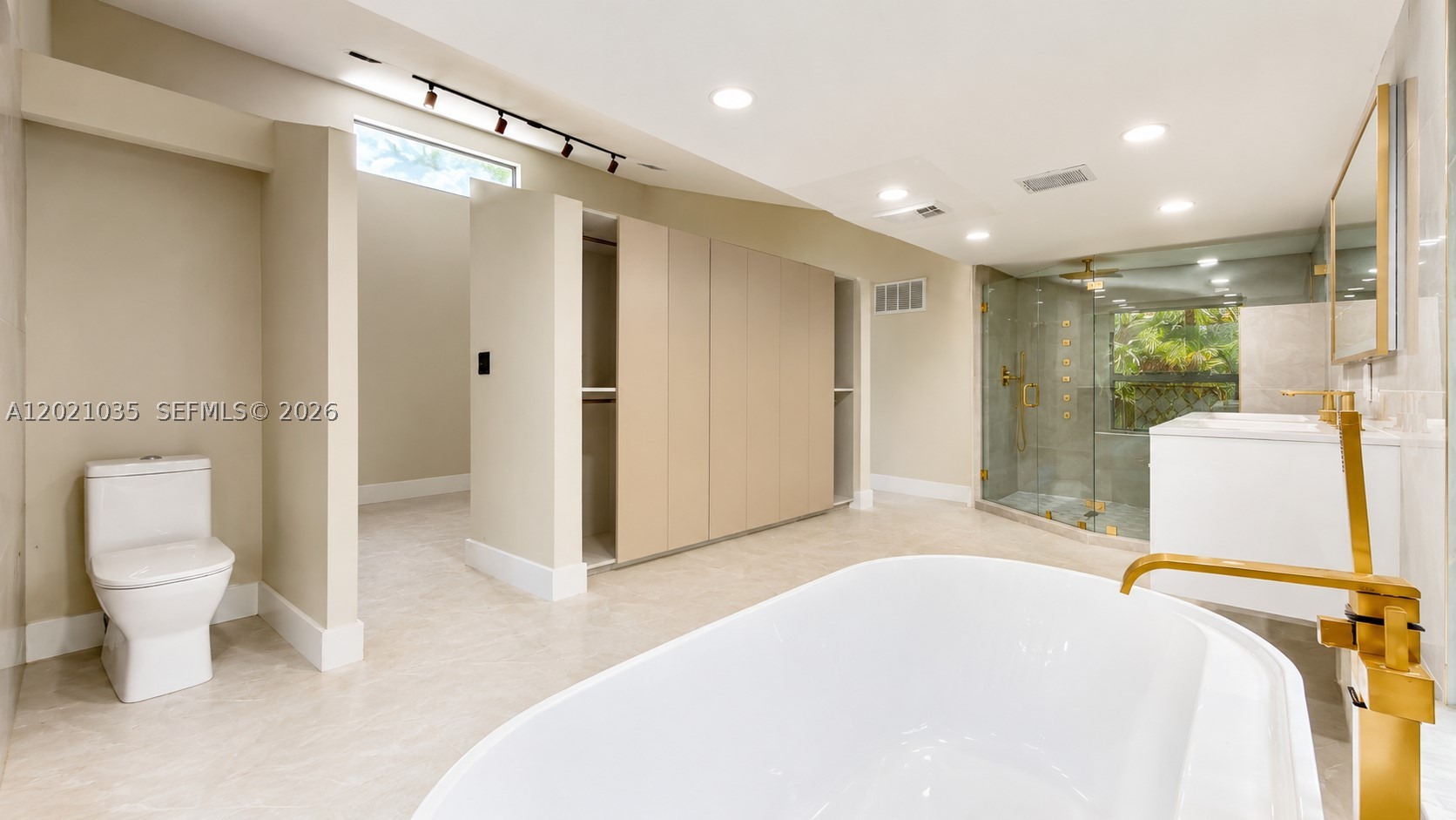 2765 NE 35th Dr, Fort Lauderdale FL 33308