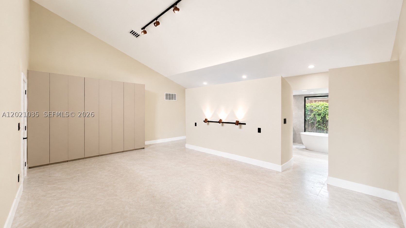 2765 NE 35th Dr, Fort Lauderdale FL 33308