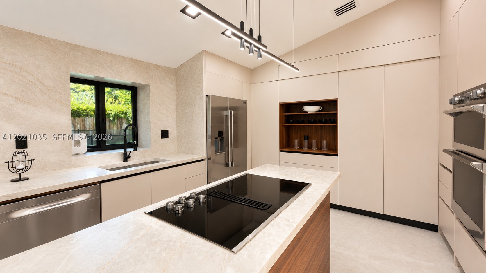 2765 NE 35th Dr, Fort Lauderdale FL 33308
