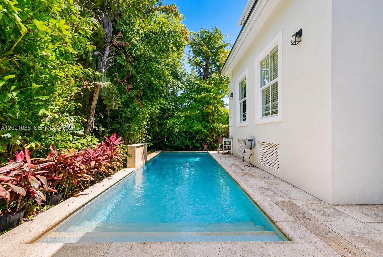 442 Ridgewood Rd, Key Biscayne FL 33149