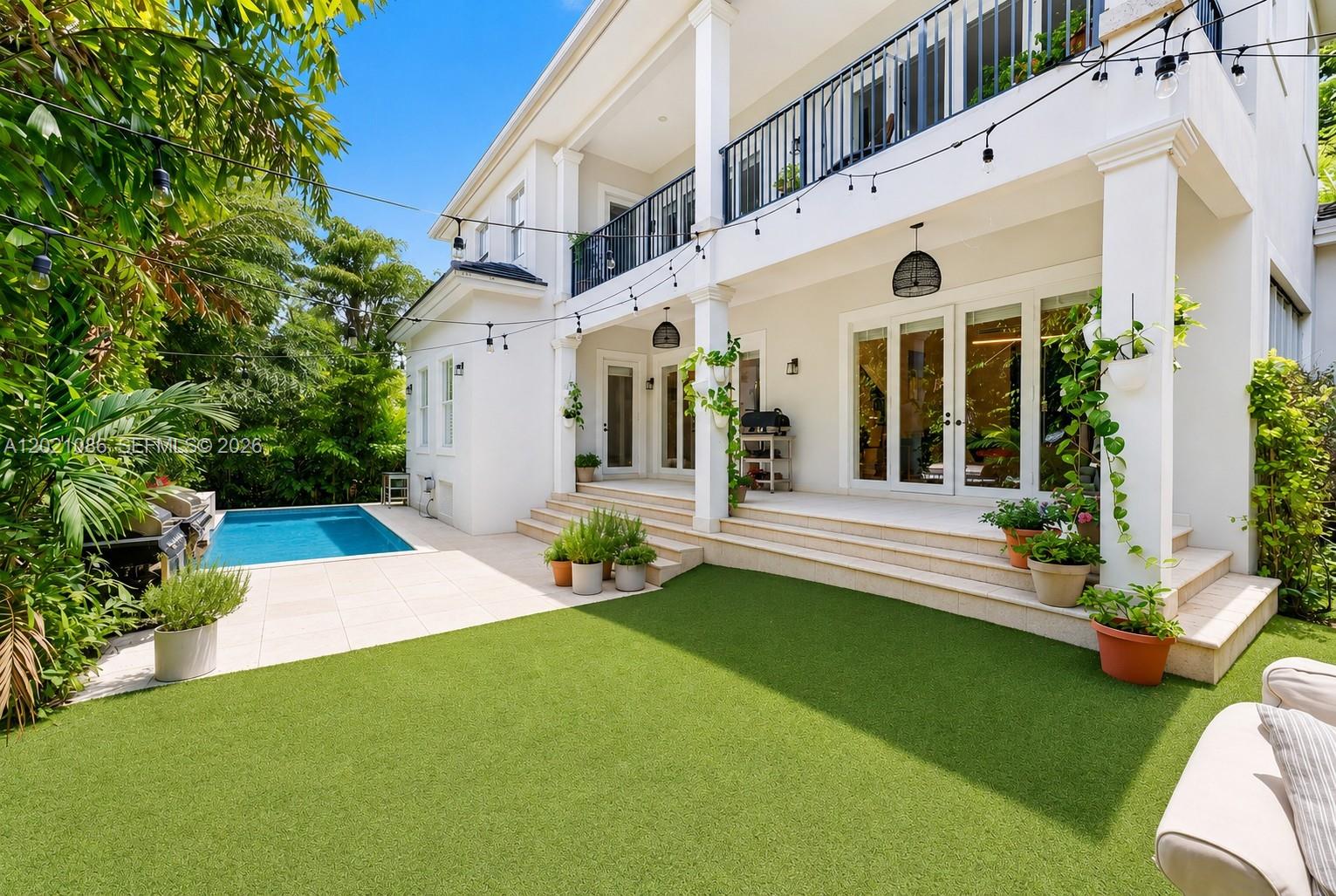 442 Ridgewood Rd, Key Biscayne FL 33149