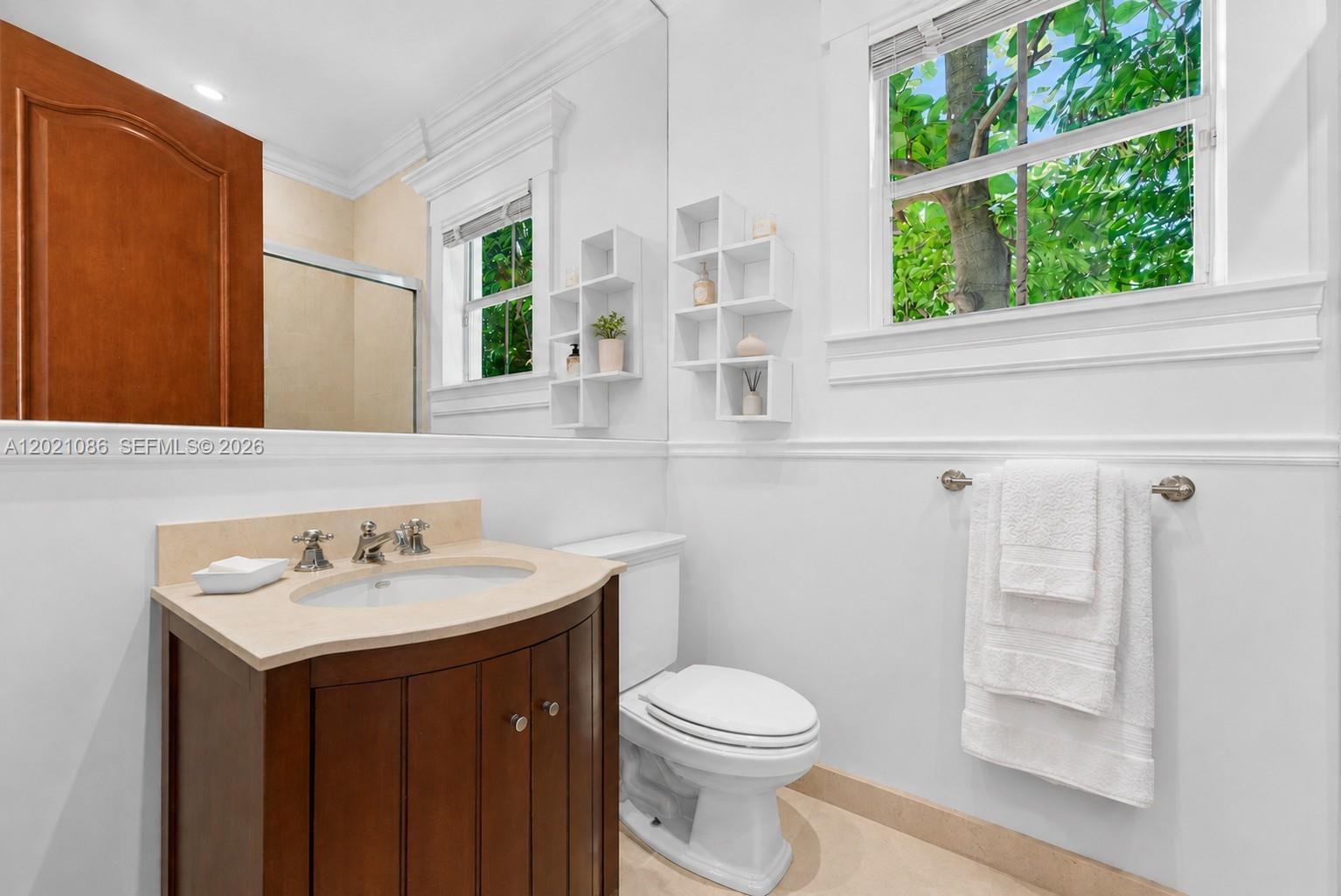442 Ridgewood Rd, Key Biscayne FL 33149
