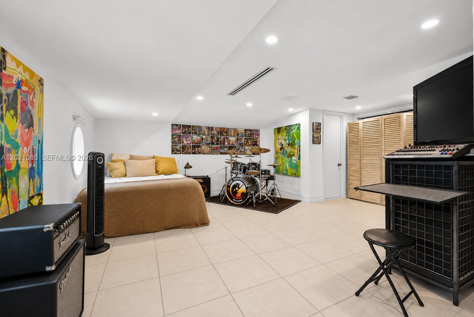 442 Ridgewood Rd, Key Biscayne FL 33149