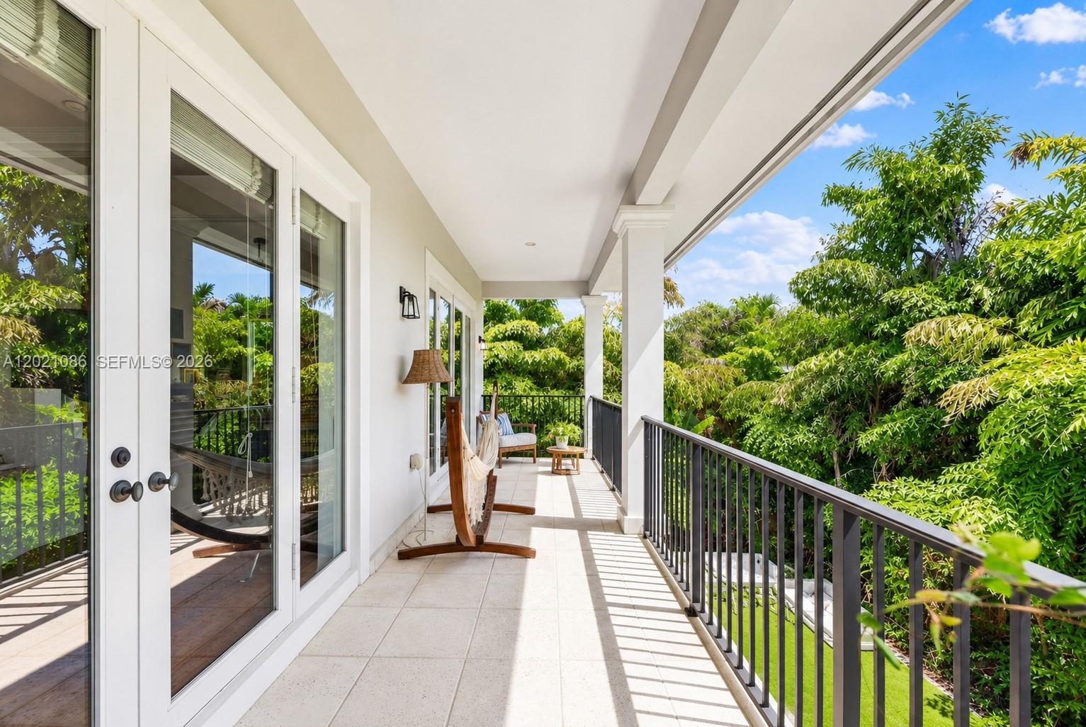 442 Ridgewood Rd, Key Biscayne FL 33149