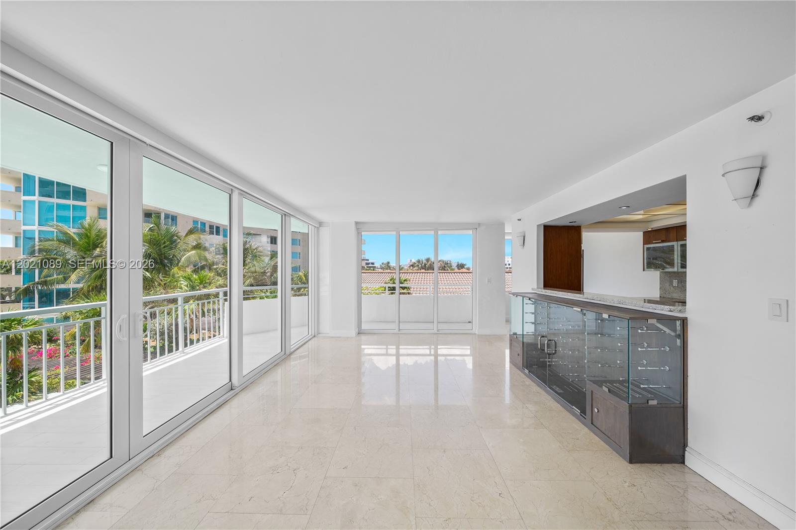 400 S Pointe Dr #409, Miami Beach FL 33139